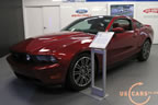 mustang_autoshow_l4.jpg (103kb)